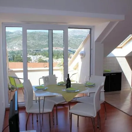 Ana - Cosy With Sea View Apartment *