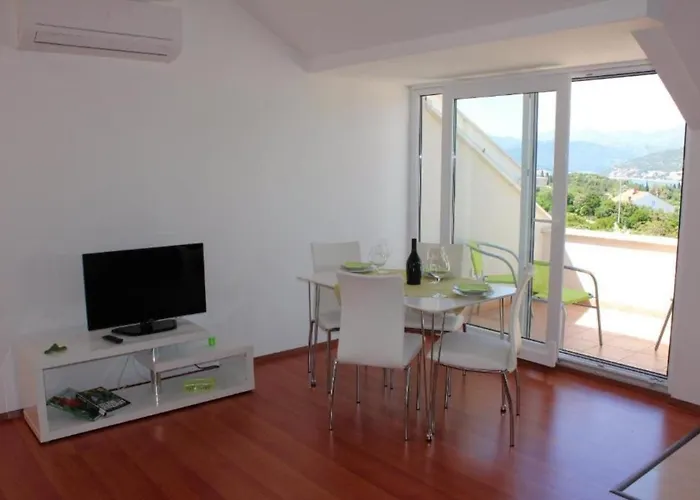 Ana - Cosy With Sea View