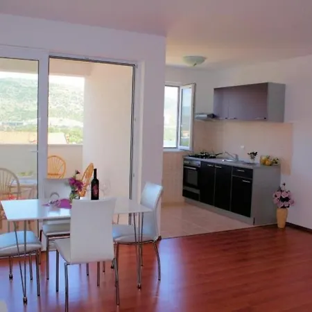 Ana - Cosy With Sea View Ragusa